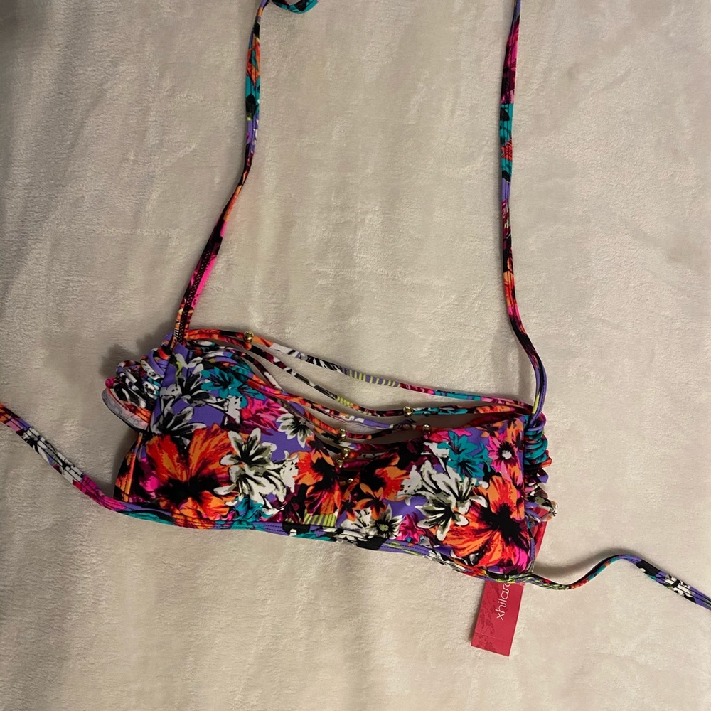⭐️ 2/$8 - Women’s Bikini Top ⭐️